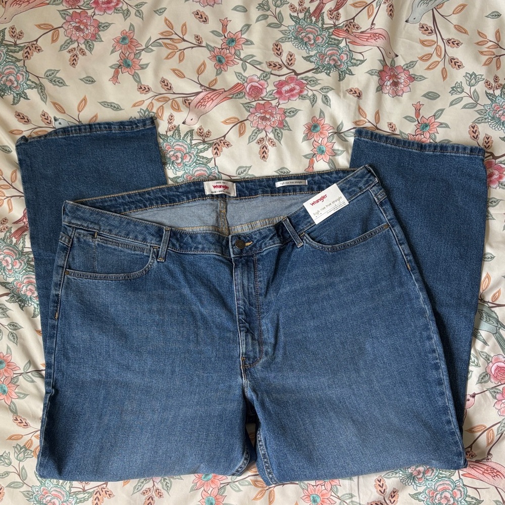 Wranglers High Rise True Straight Jeans